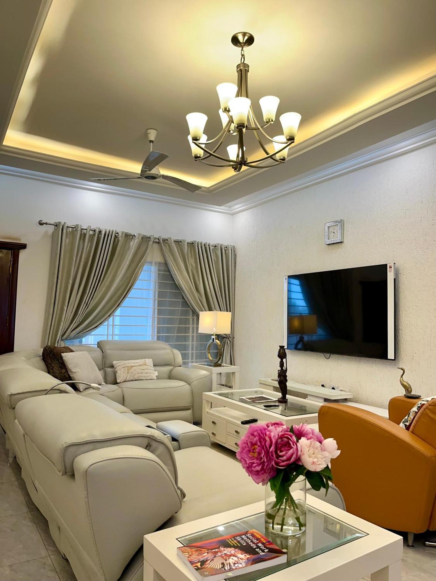 Seyramz Palace - Free Airport Pick Up - High Speed Starlink Wifi - Car Rental Tamale Zewnętrze zdjęcie